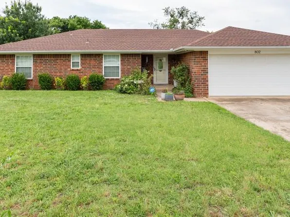 802 Jay Dr, Noble, OK 73068