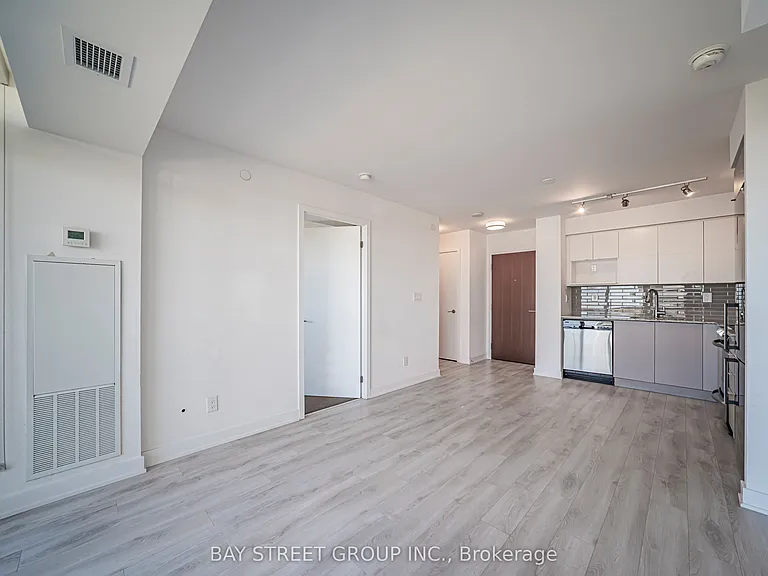160 Flemington Rd #1020 — Photo 31