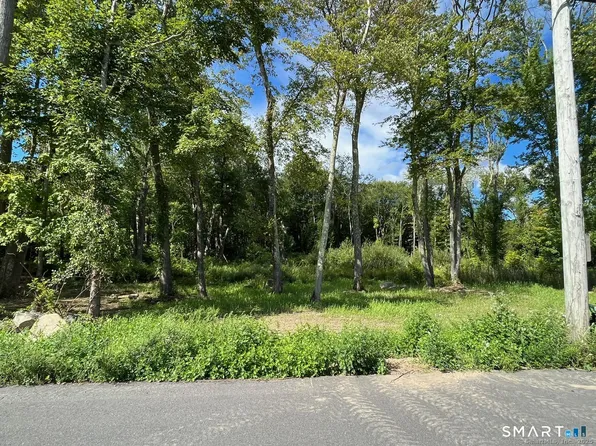 26 100 Acres Road, Newtown, CT 06470