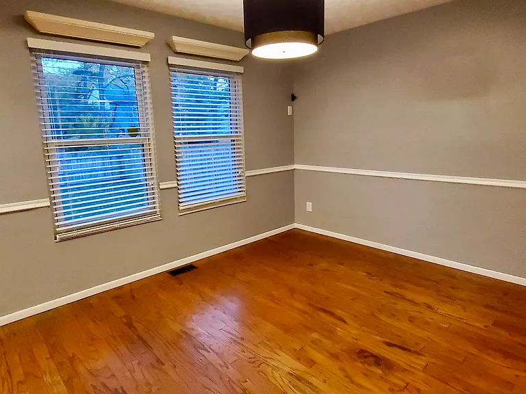 2426 Sanford Dr — Photo 6