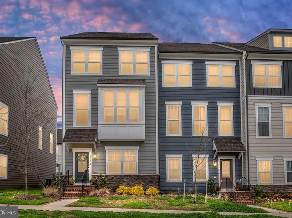 1784 Hickory Woods Rd, Dumfries, VA 22026