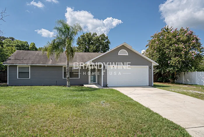 3 bed, 2.0 bath, 2014 sqft, $2,290 — Photo 2