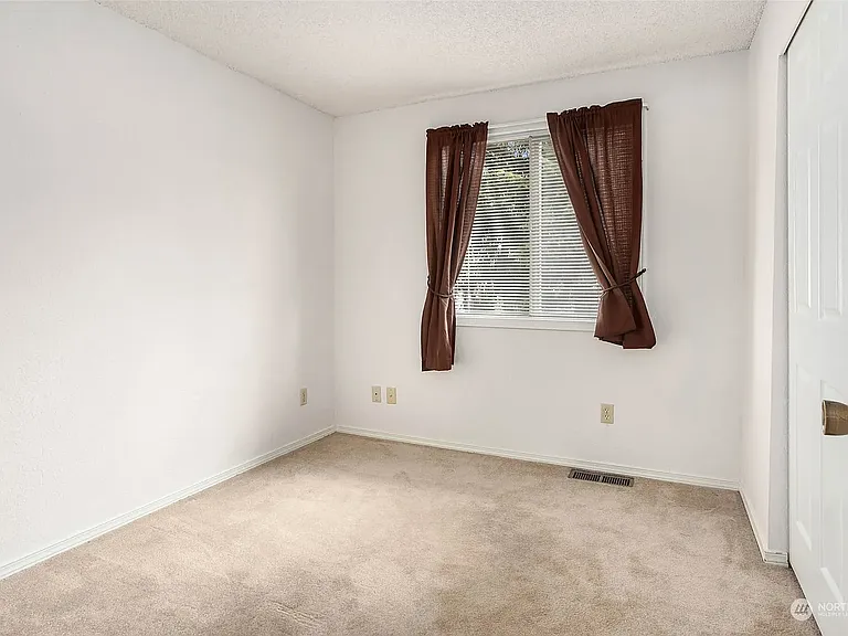 507 123rd Ave NE — Photo 14
