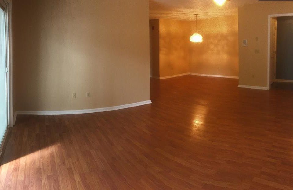 Living/Dining area