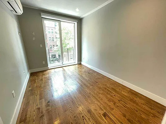 Rented by Tapiro Realty | media 7