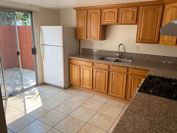 3rd image of 3632 45th St APT 2