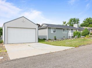 1103 Christopher Ln, Benton City, WA 99320
