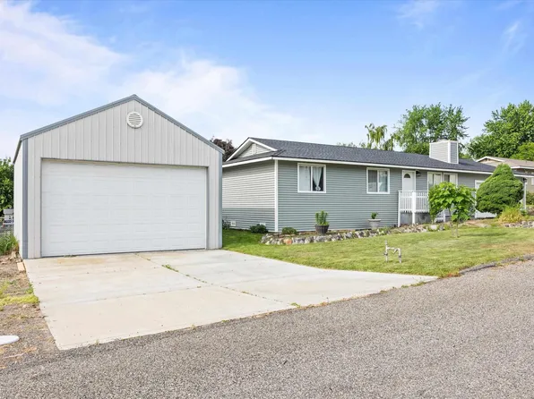 1103 Christopher Ln, Benton City, WA 99320