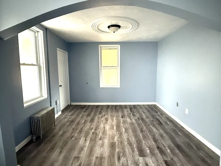 2310 Ash St — Photo 2