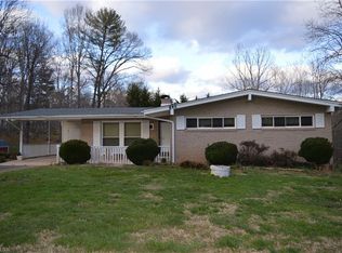 136 Lyn Ave, Mount Airy, NC 27030