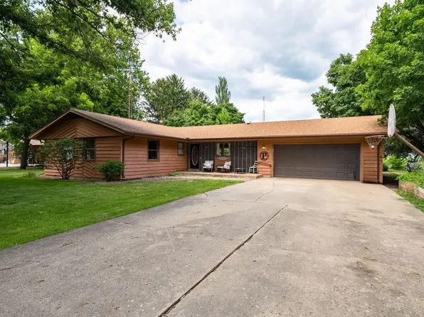204 E Koopman Dr, Flanagan, IL 61740