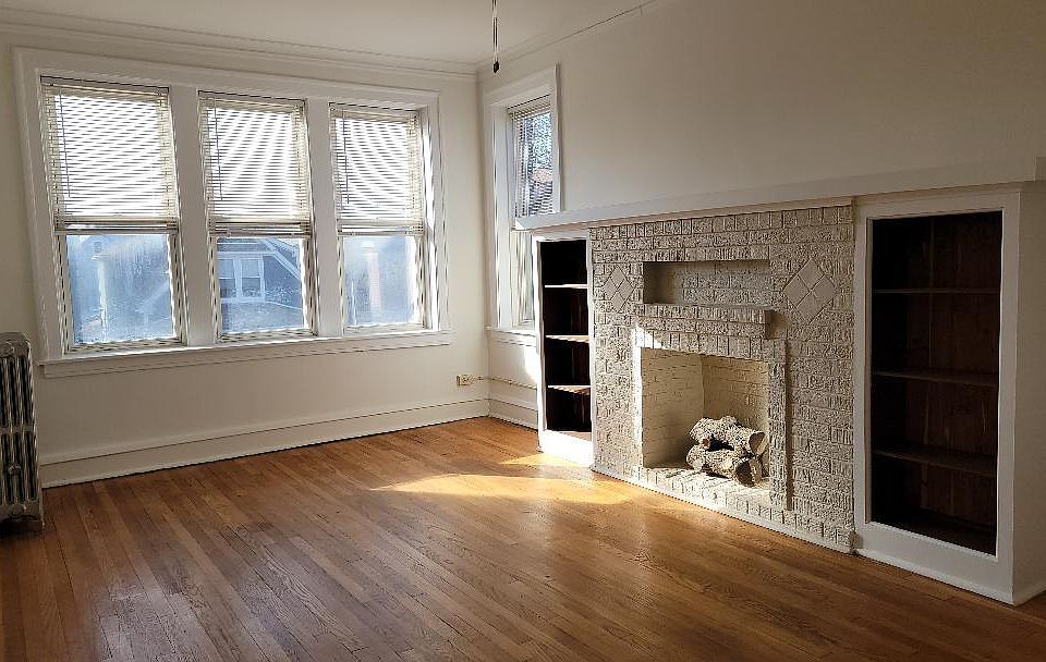 1st image of 3105 N Francisco Ave APT 2