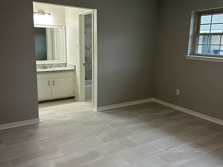 2243 Bernwood Dr — Photo 5