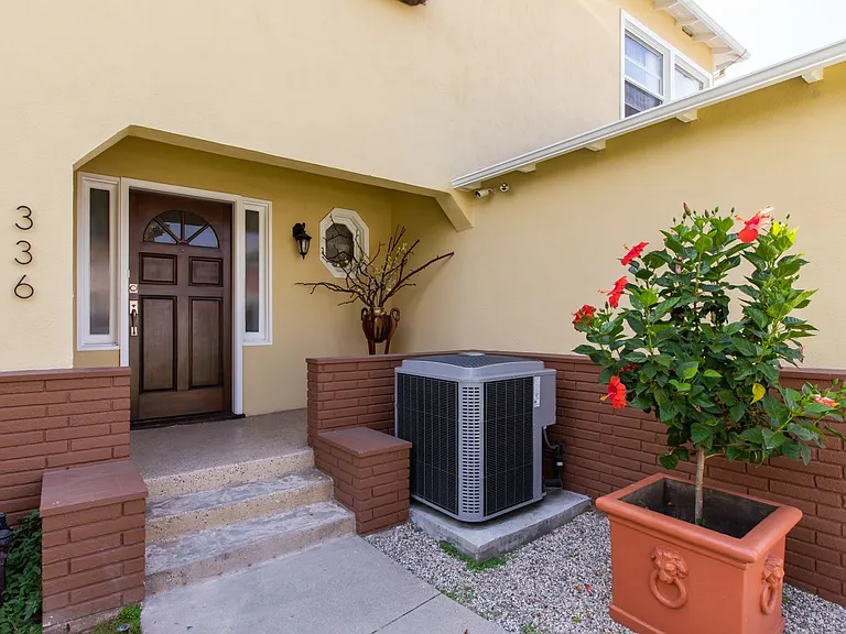 336 W Lexington Dr — Photo 30