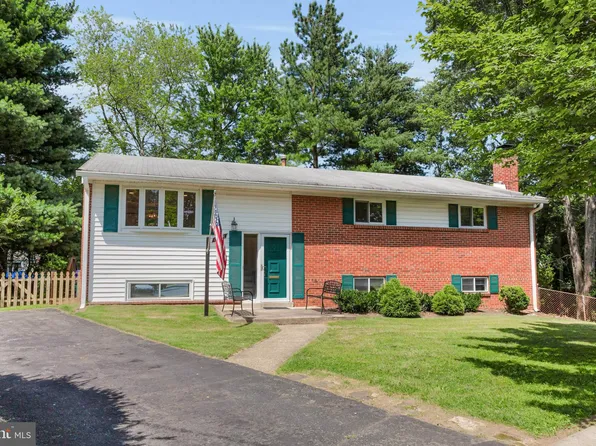 14108 Heathfield Ct, Rockville, MD 20853