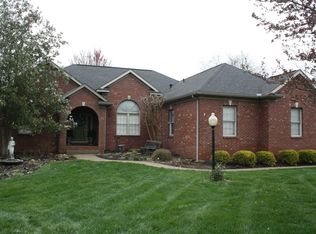 1800 Willow Lake Dr, Newburgh, IN