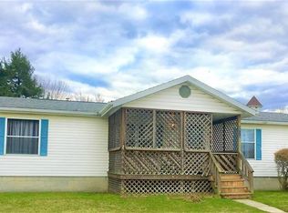 8710 Walnut St, Westmoreland City, PA 15692