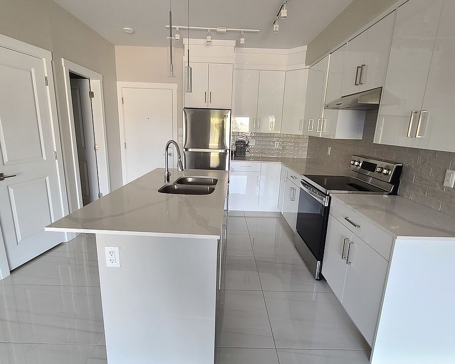 1st image of 46338 Yale Rd #308