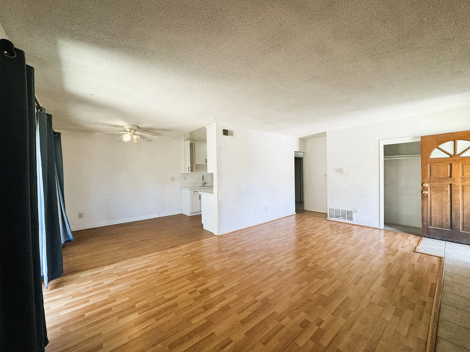 3 bed, 1200 sqft, $3,600 — Photo 3