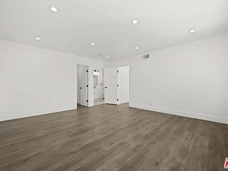 6257 Lindley Ave — Photo 6