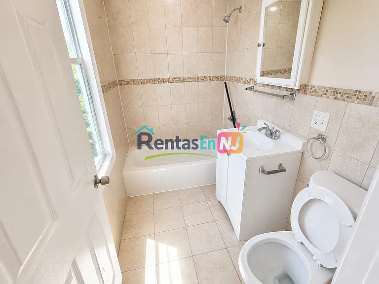 85 Littleton Ave #3B — Photo 6