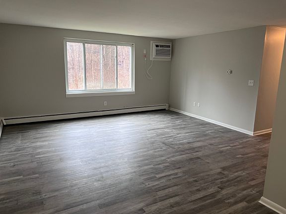2nd image of 72 Bellaire Ct Unit 201
