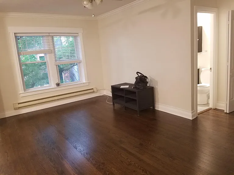 2129 1/2 N Dayton St #1B — Photo 12