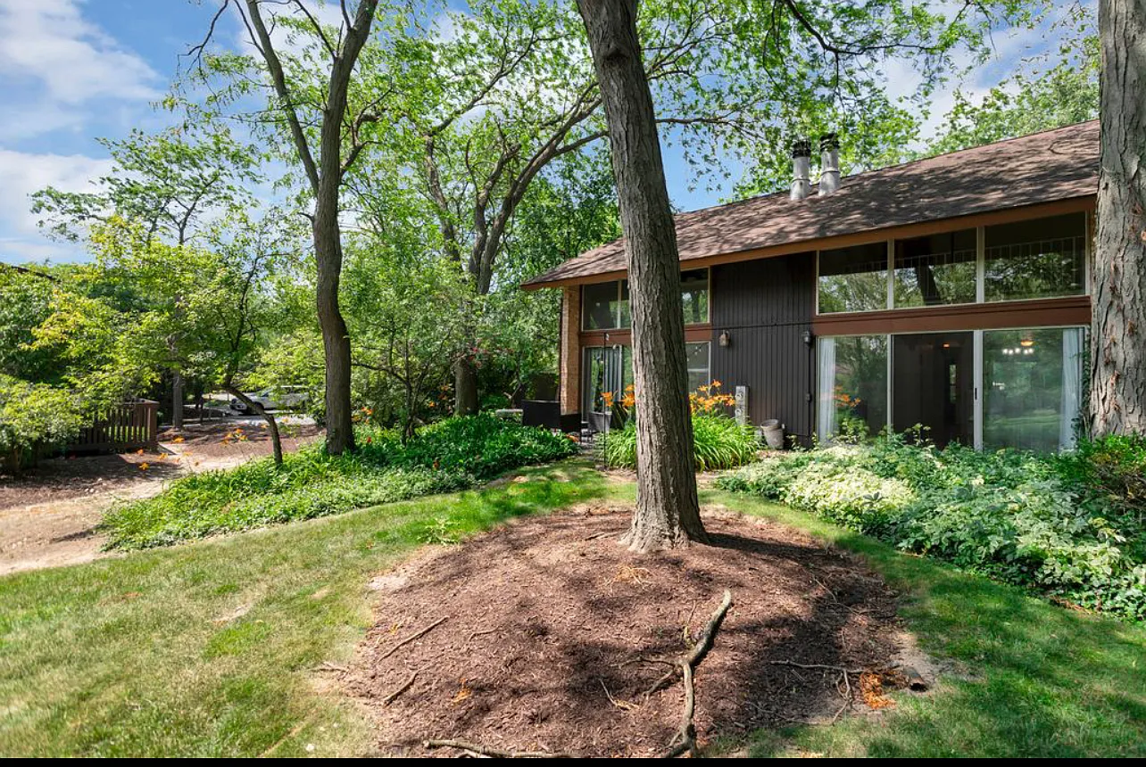 2 bed, 1.5 bath, 1020 sqft, $2,200 — Photo 4