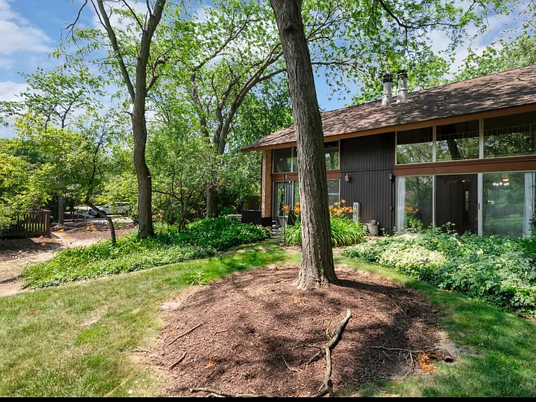 5913 Meadow Dr — Photo 4