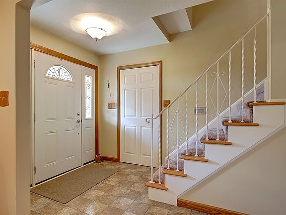 3rd image of 27636 Edgepark Dr