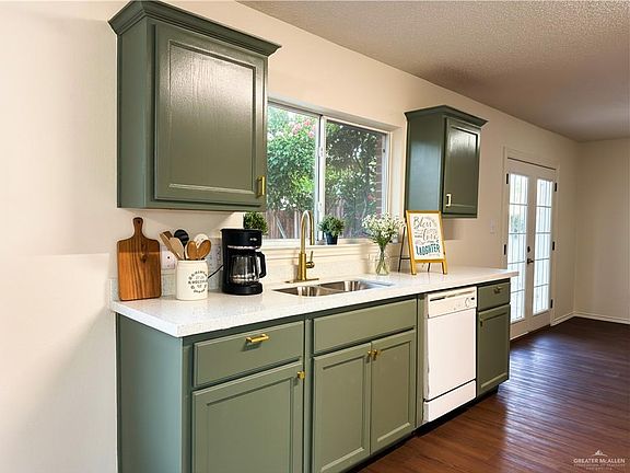 4th image of 1916 Azalea St