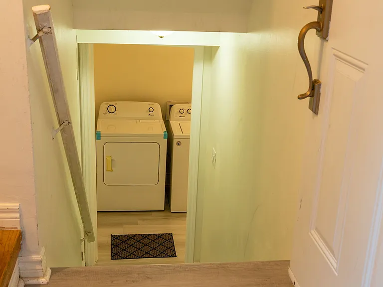 620 Madame St — Photo 32