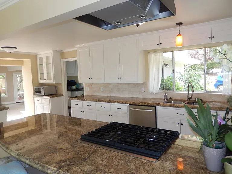 15330 Norton Rd — Photo 18