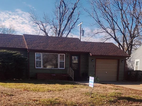 1846 Simmons St, Salina, KS 67401