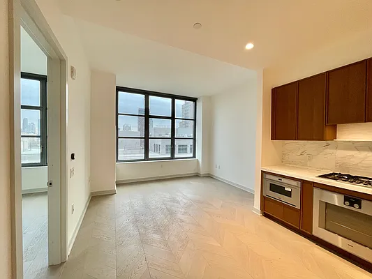 Rented by City Connections Realty | media 1