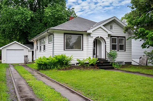 2205 University Ave Photo 1
