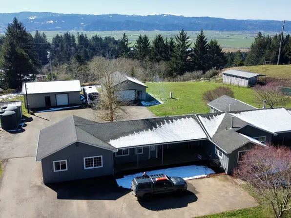 1770 Tompkins Hill Rd, Fortuna, CA 95540