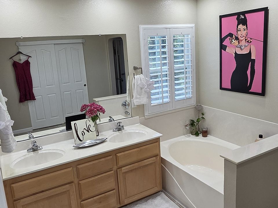 1st image of 1013 Thompson Cir #1