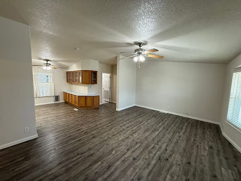 12655 E 46th Dr — Photo 7