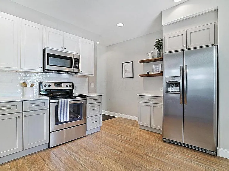 597 Lilley Ave — Photo 3