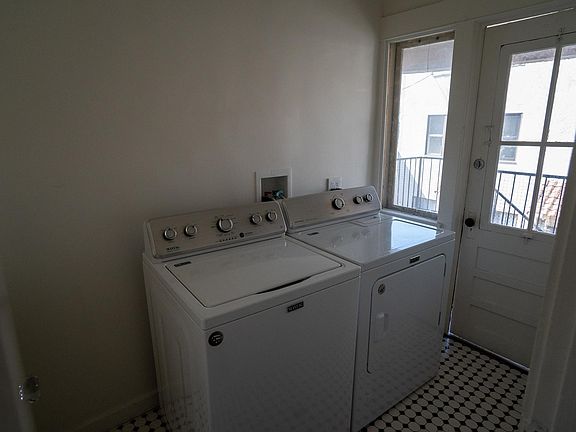 4th image of 315 Cherry Ave APT C