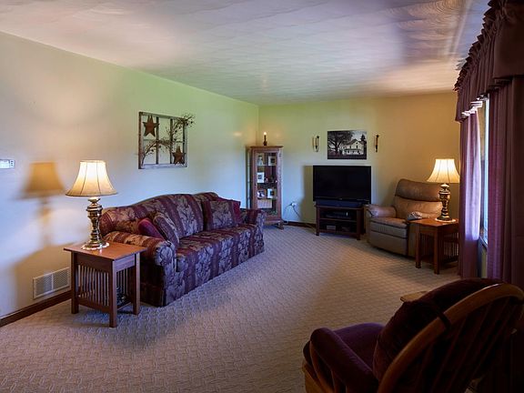 5th image of 232 Shirlyn Dr