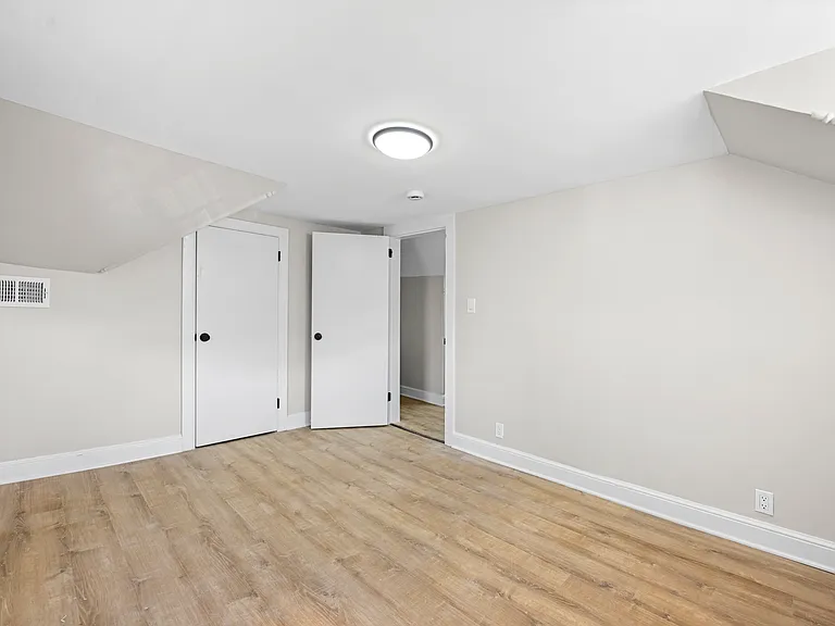 71 Maple St — Photo 12