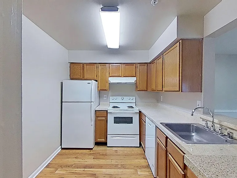 Canterbury Apartments — Photo 18