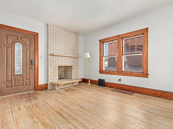 2nd image of 4115 Nokomis Ave
