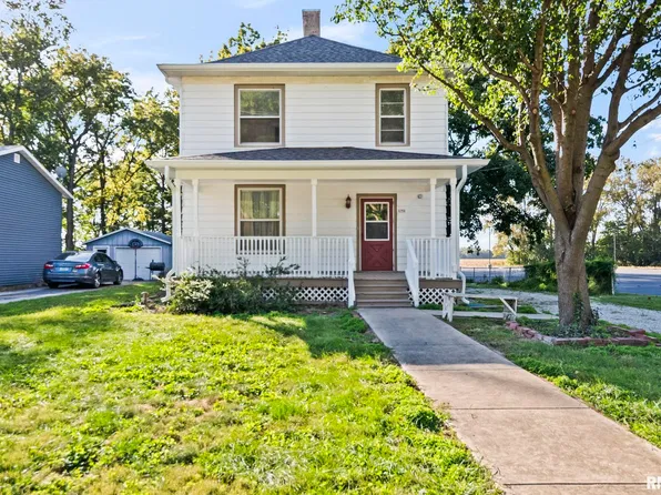 421 S Walnut St, Rochester, IL 62563