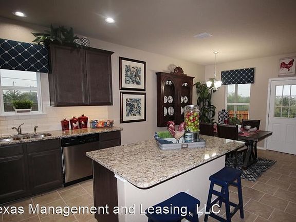 4th image of 111 Fabarm Ln