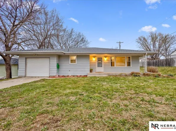206 W 7th St, Firth, NE 68358