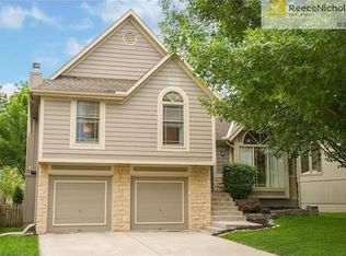21513 W 53rd Ter, Shawnee, KS 66226