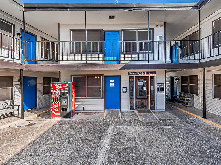 Northridge Court Apartments — Photo 7